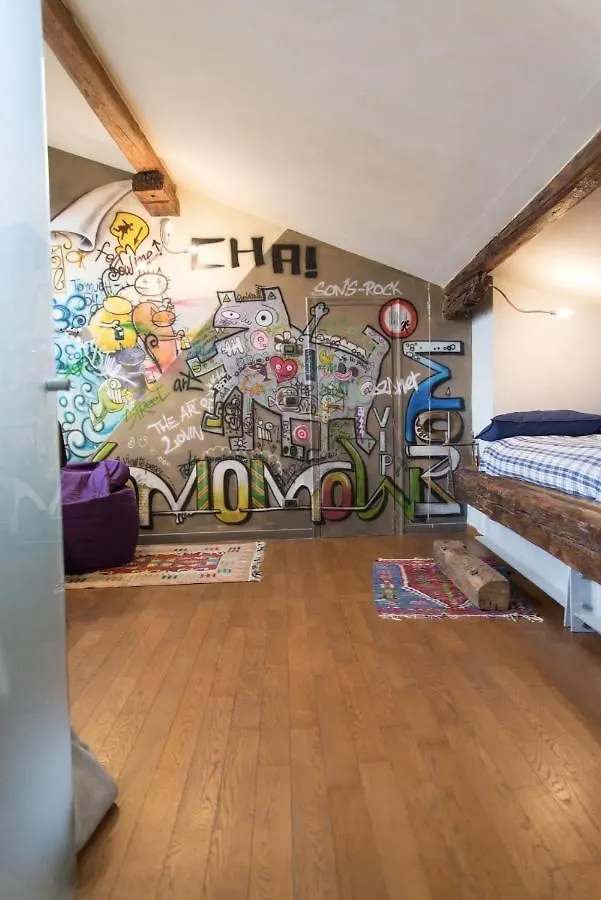 民宿 The Graffiti Room - Roofs Panoramic View 博洛尼亚 意大利